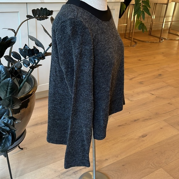 VGUC Sympli grey heather knit long sleeve hi low sweater, longer in back - Picture 3 of 9